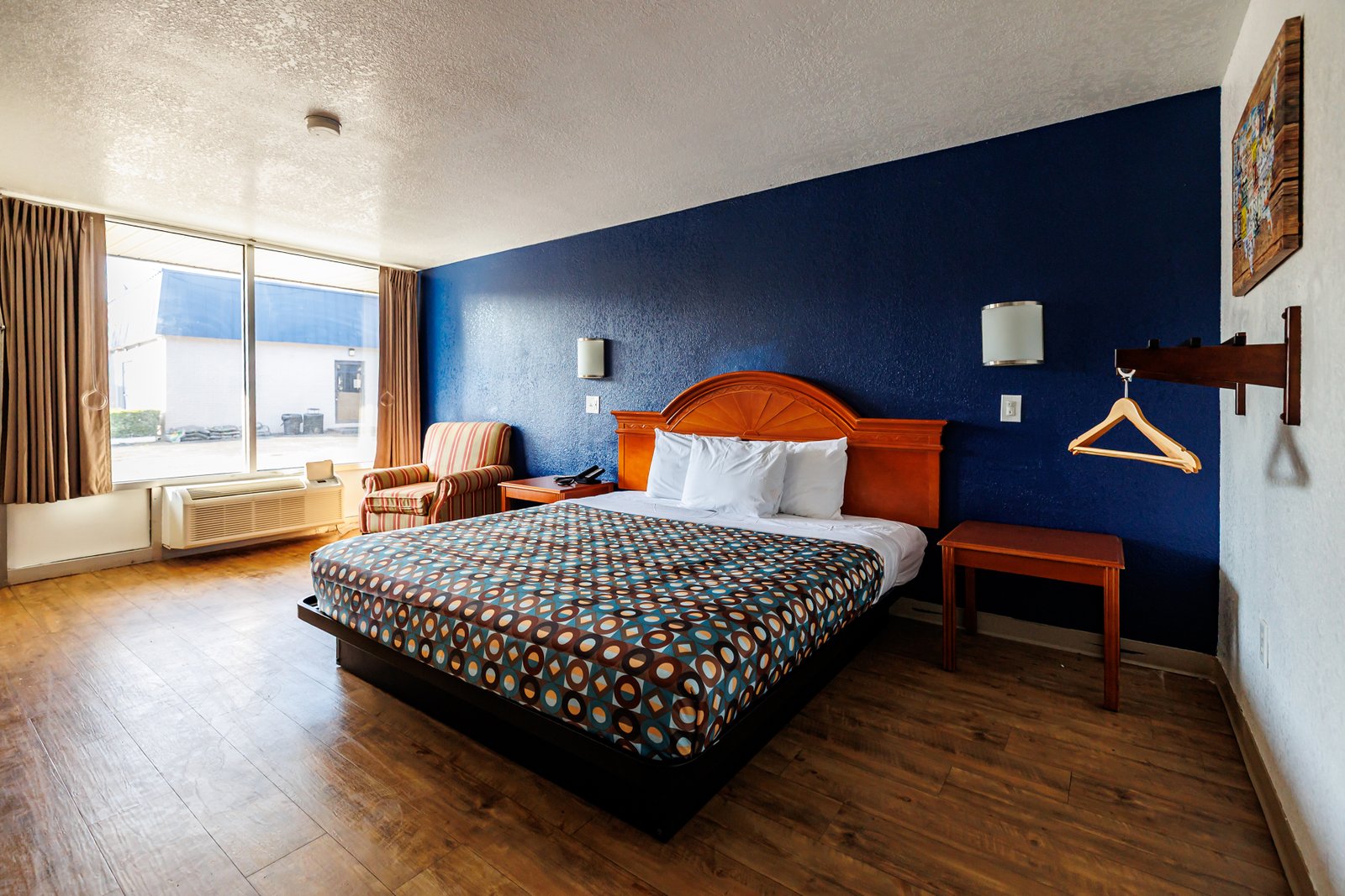 Budget Inn Greenville Queen Bed Room 1