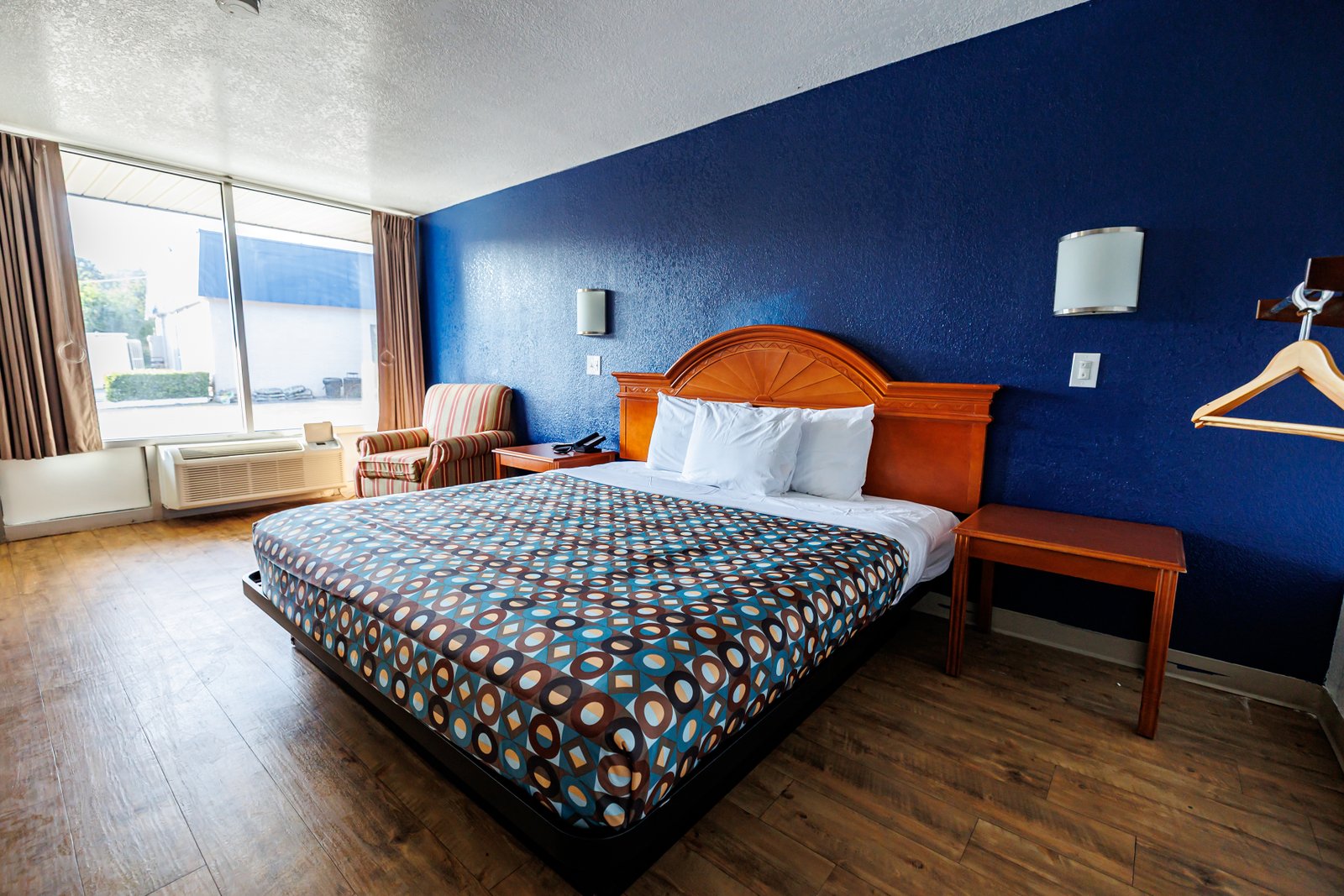 Budget Inn Greenville Queen Bed Room 8