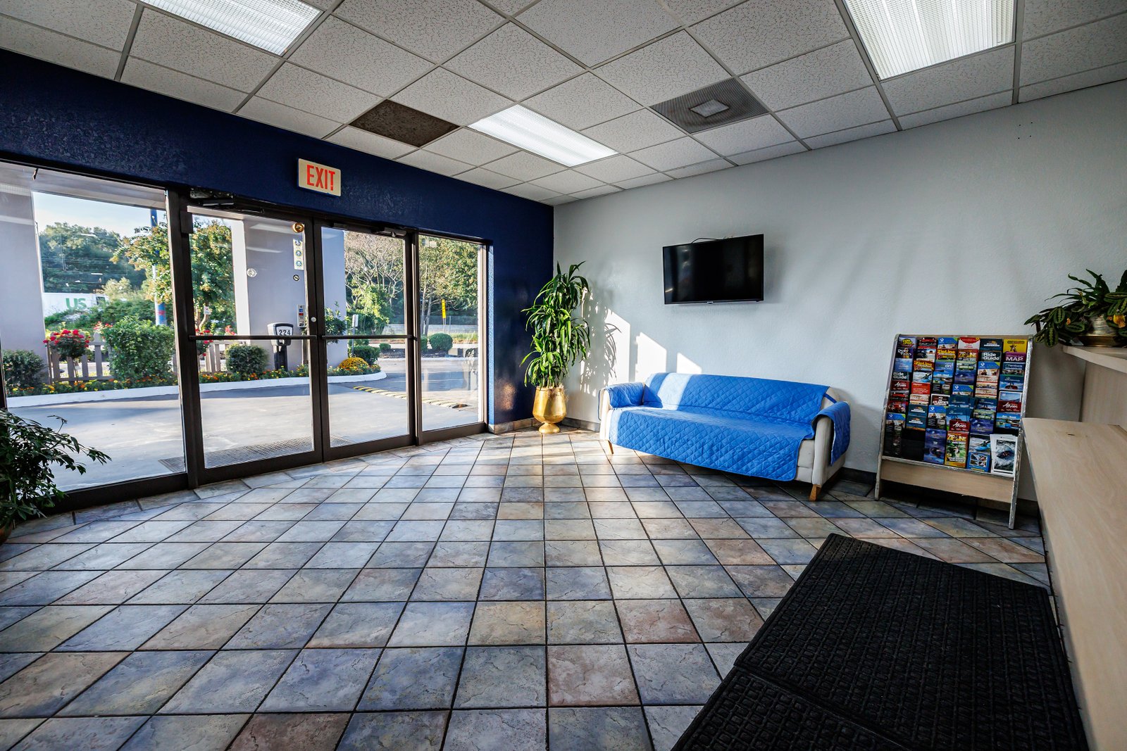 Budget Inn Greenville Reception & Lobby 6