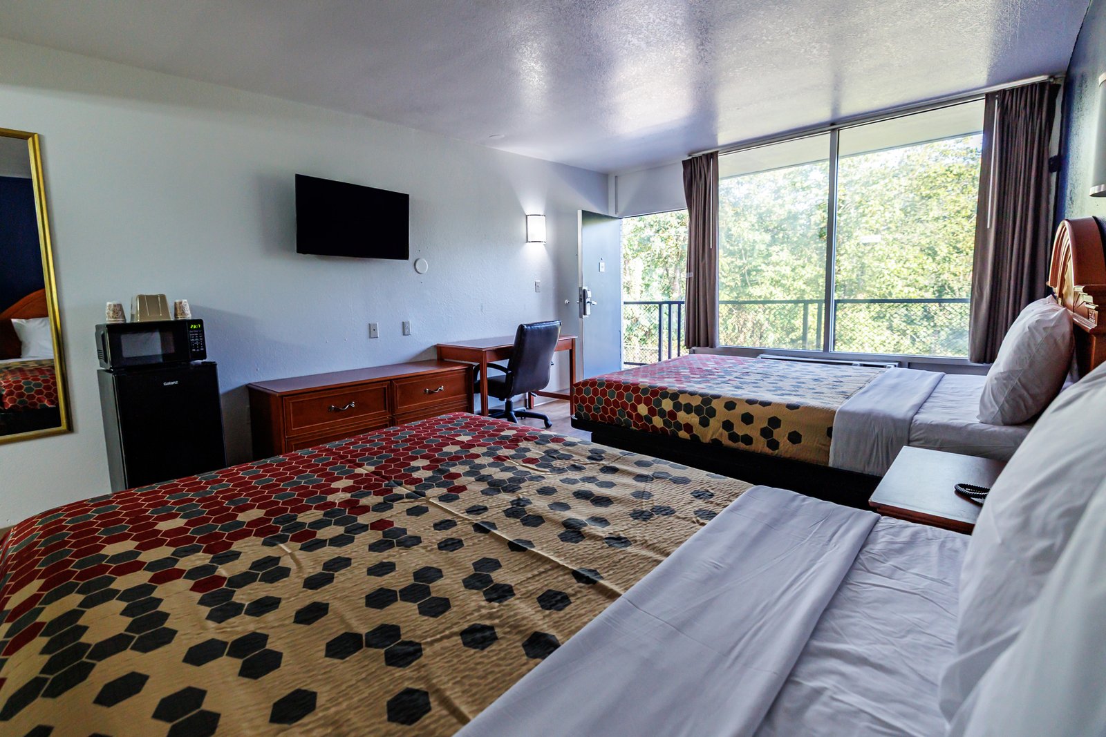 Budget Inn Greenville Two Queen Bed Room 2
