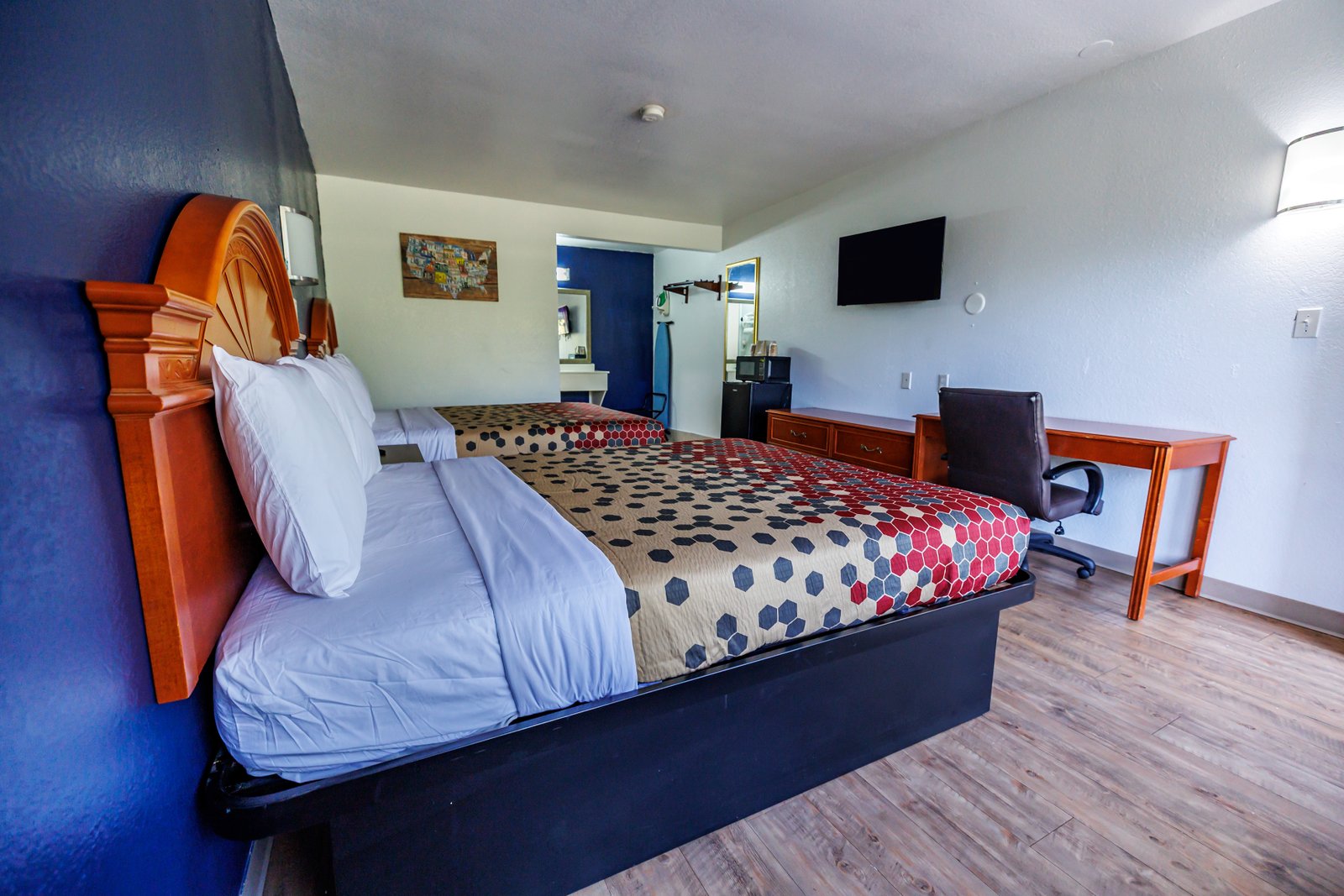 Budget Inn Greenville Two Queen Bed Room 7