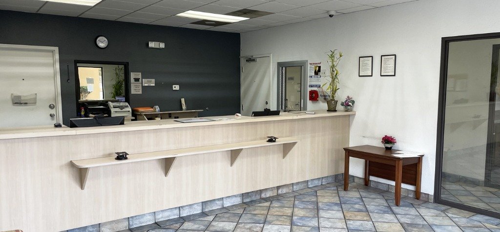 Welcoming lobby of Budget Inn Greenville with modern decor and friendly reception staff